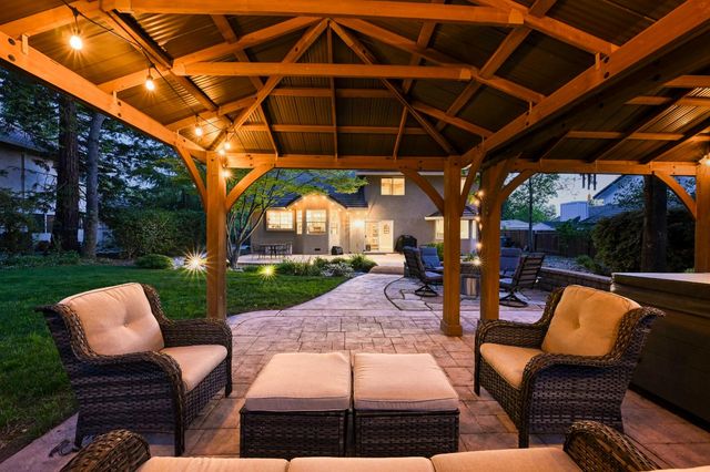 5833 Mareta Ln, Loomis, CA 95650