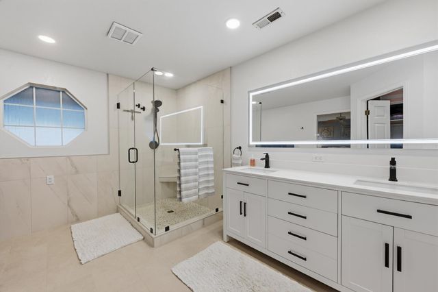 5833 Mareta Ln, Loomis, CA 95650