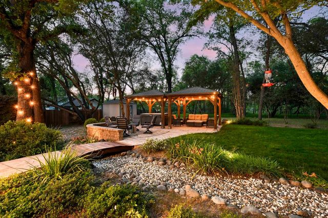 5833 Mareta Ln, Loomis, CA 95650