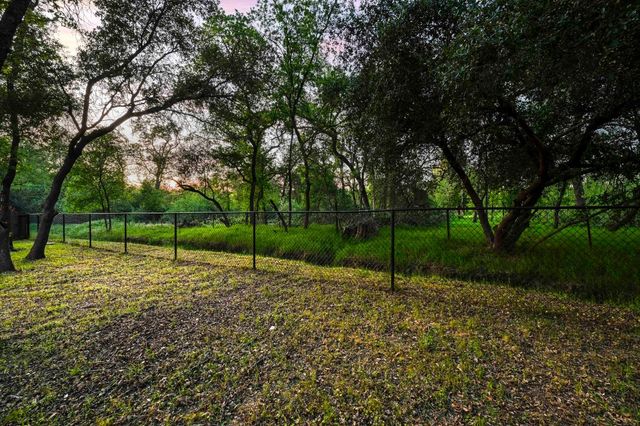 5833 Mareta Ln, Loomis, CA 95650