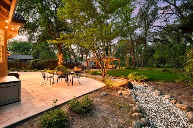 5833 Mareta Ln, Loomis, CA 95650