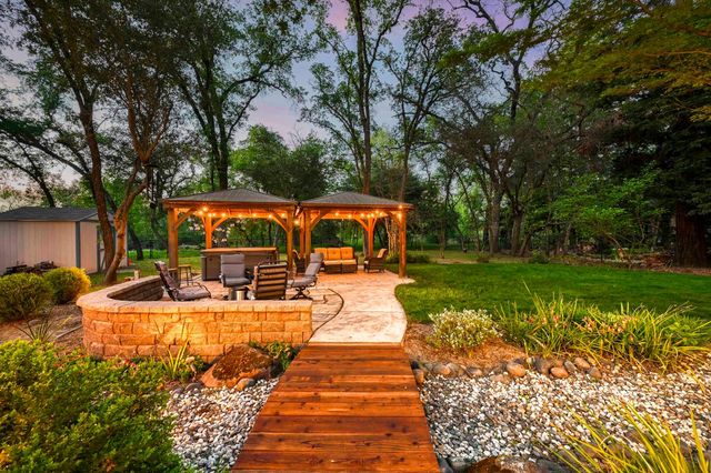 5833 Mareta Ln, Loomis, CA 95650