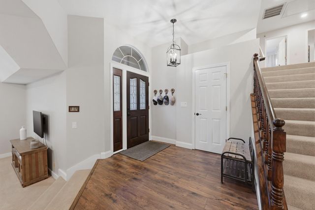 5833 Mareta Ln, Loomis, CA 95650