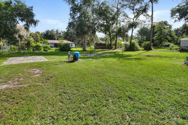 235 W RETTA STREET, De Leon Springs, FL 32130