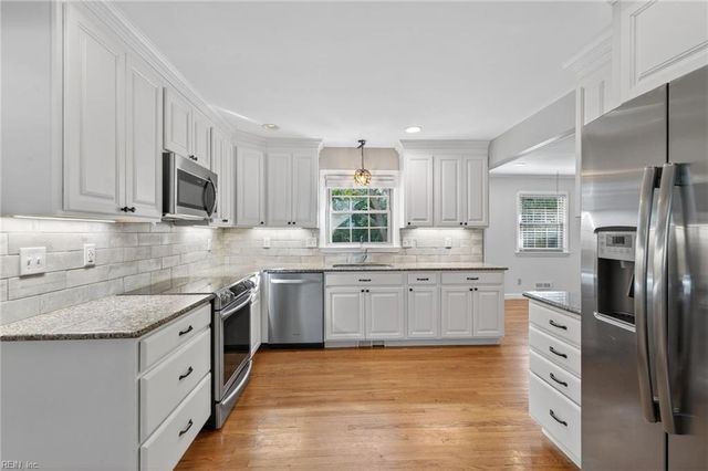 5001 Bliven LN, Virginia Beach, VA 23455