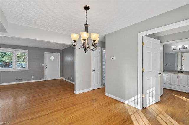 5001 Bliven LN, Virginia Beach, VA 23455