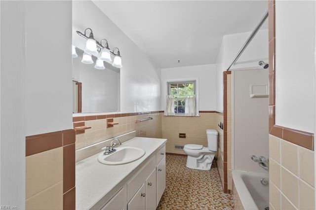 5001 Bliven LN, Virginia Beach, VA 23455