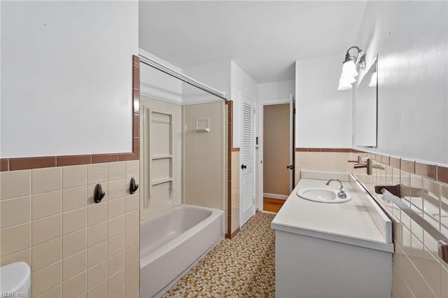 5001 Bliven LN, Virginia Beach, VA 23455