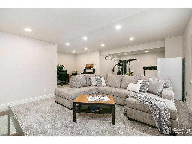 6465 Union Creek Dr, Loveland, CO 80538