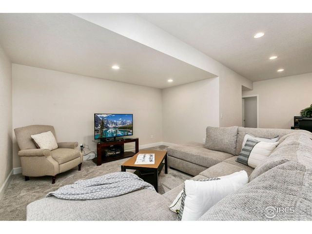 6465 Union Creek Dr, Loveland, CO 80538