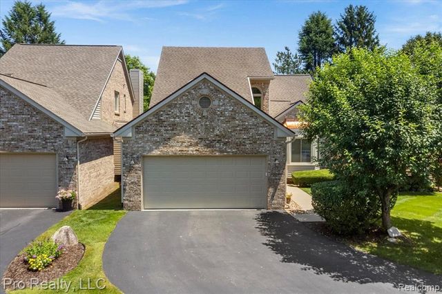 45317 Stonehedge Drive, Plymouth, MI 48170