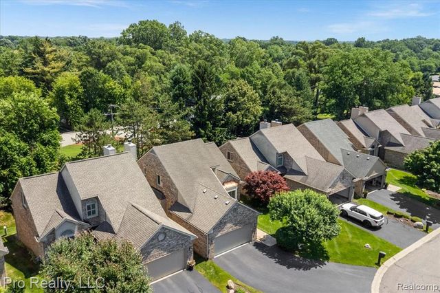 45317 Stonehedge Drive, Plymouth, MI 48170