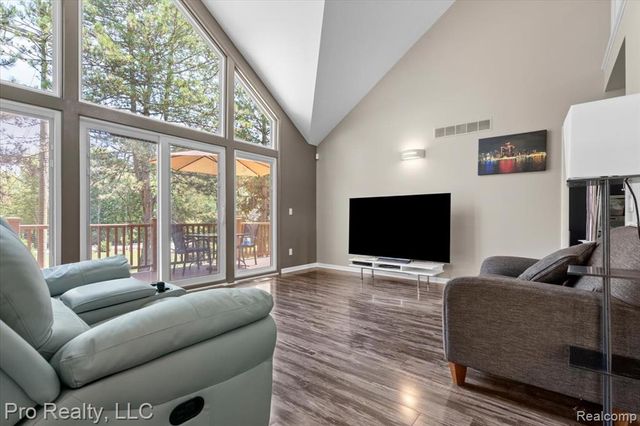45317 Stonehedge Drive, Plymouth, MI 48170