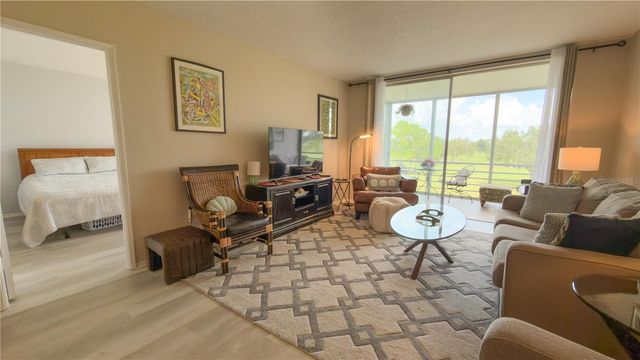 7461 W COUNTRY CLUB DRIVE N 306, Sarasota, FL 34243