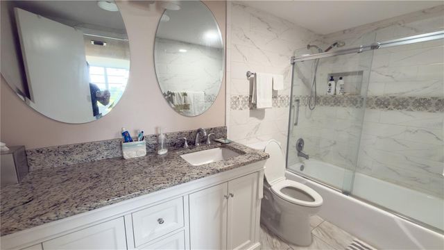 7461 W COUNTRY CLUB DRIVE N 306, Sarasota, FL 34243