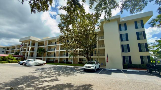 7461 W COUNTRY CLUB DRIVE N 306, Sarasota, FL 34243