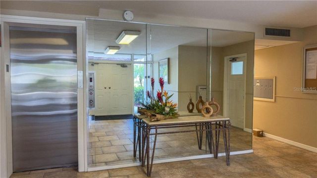 7461 W COUNTRY CLUB DRIVE N 306, Sarasota, FL 34243