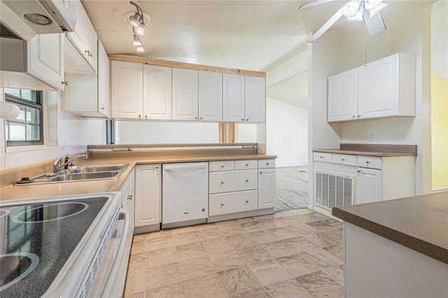 36177 Lomax Road, Brookshire, TX 77423