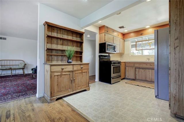 9654 Kessler, Chatsworth, CA 91311