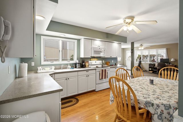 72 Rosalyn Drive, Beach Haven West, NJ 08050