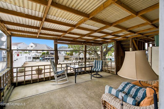 72 Rosalyn Drive, Beach Haven West, NJ 08050