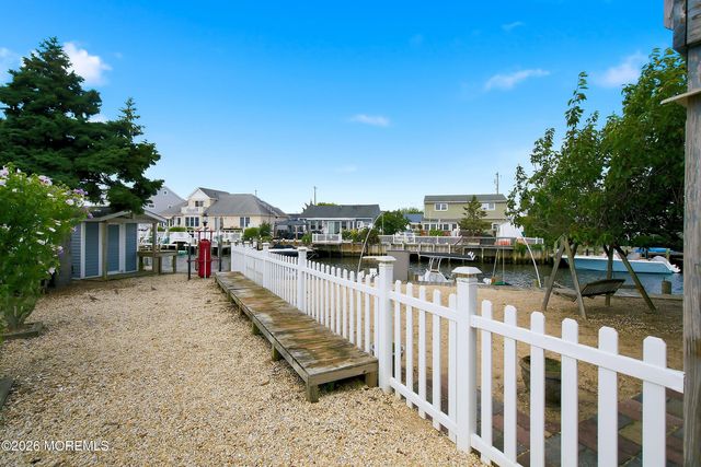 72 Rosalyn Drive, Beach Haven West, NJ 08050