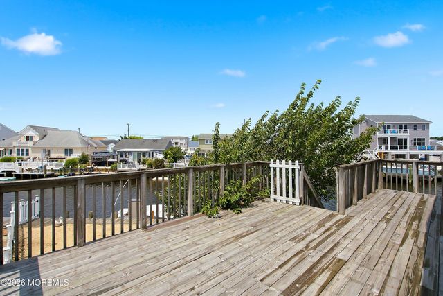 72 Rosalyn Drive, Beach Haven West, NJ 08050