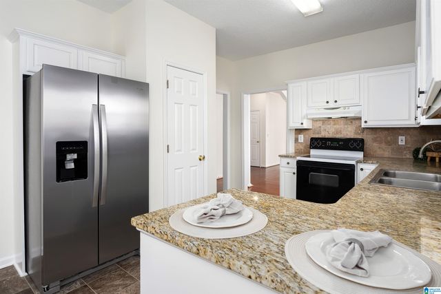 1134 AMBERLEY WOODS DRIVE, Helena, AL 35080