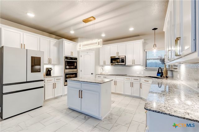 9000 Grand Oaks Lane, Killeen, TX 76542