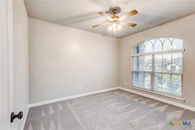 9000 Grand Oaks Lane, Killeen, TX 76542