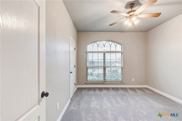 9000 Grand Oaks Lane, Killeen, TX 76542