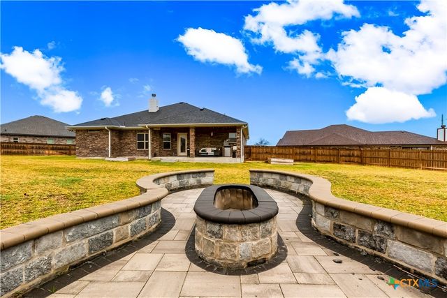 9000 Grand Oaks Lane, Killeen, TX 76542