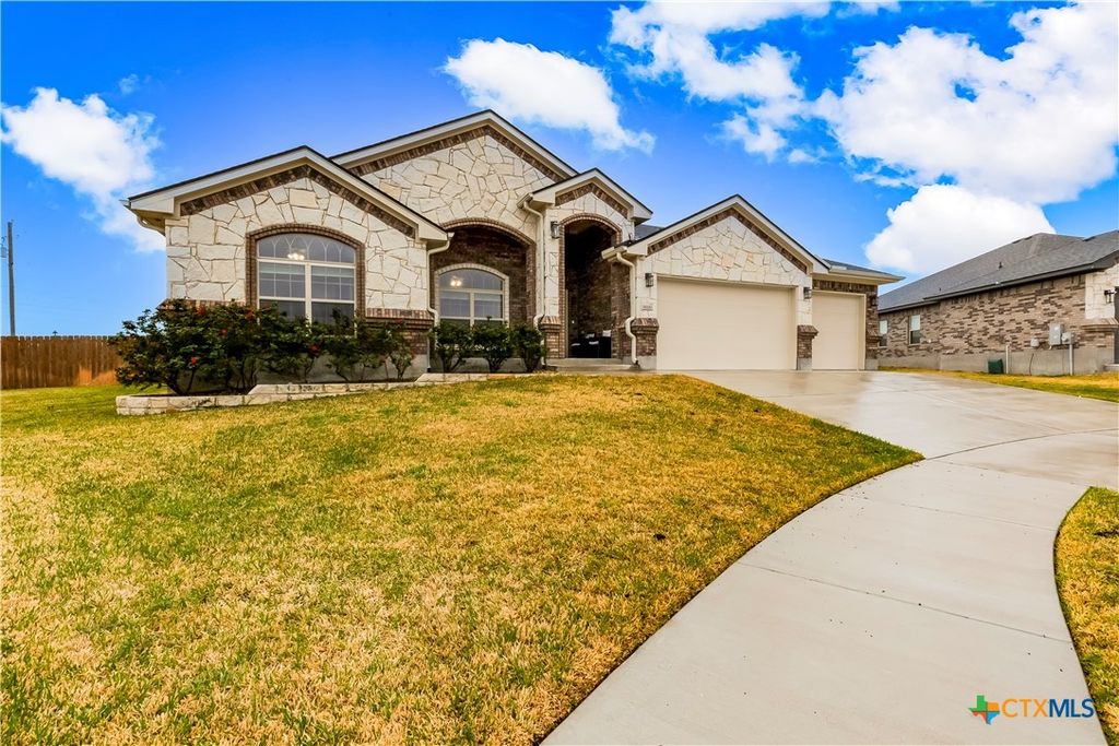 9000 Grand Oaks Lane, Killeen, TX 76542