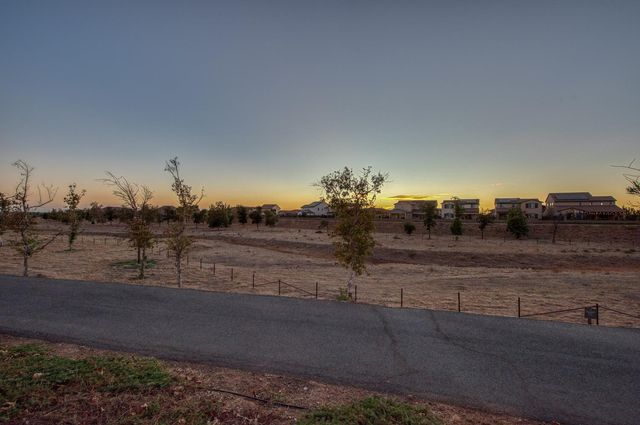 4468 Little Canyon Drive, Madera, CA 93636