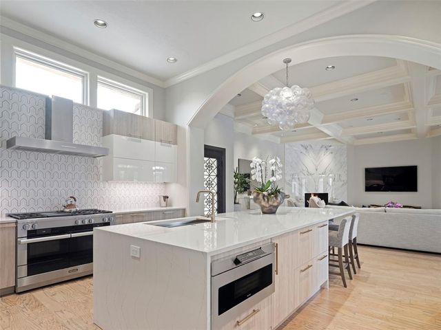 1805 W Wilshire Boulevard, Nichols Hills, OK 73116