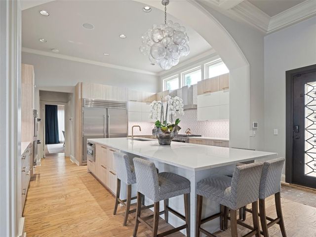 1805 W Wilshire Boulevard, Nichols Hills, OK 73116