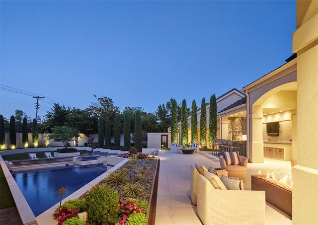 1805 W Wilshire Boulevard, Nichols Hills, OK 73116