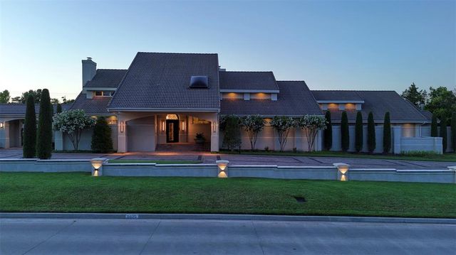 1805 W Wilshire Boulevard, Nichols Hills, OK 73116
