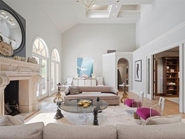 1805 W Wilshire Boulevard, Nichols Hills, OK 73116