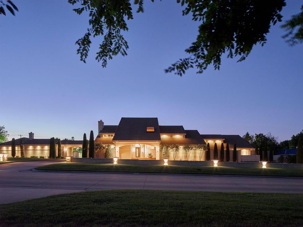 1805 W Wilshire Boulevard, Nichols Hills, OK 73116