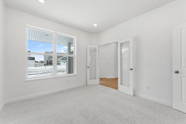 1913 Ironwood Drive, Carver, MN 55315