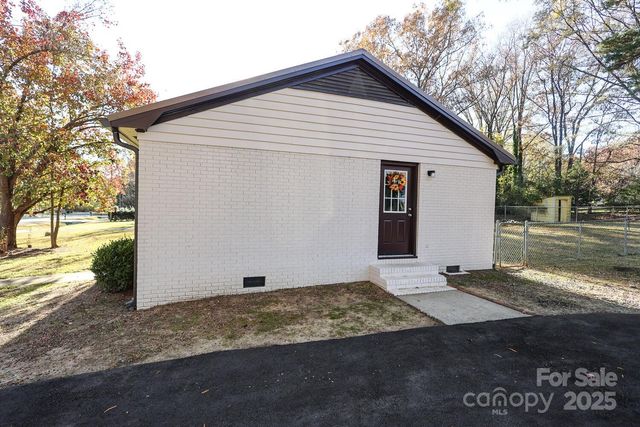 300 Grover Moore Place, Indian Trail, NC 28079