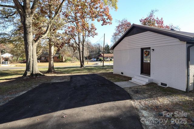 300 Grover Moore Place, Indian Trail, NC 28079