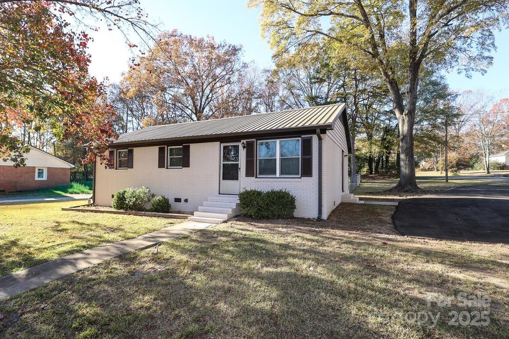 300 Grover Moore Place, Indian Trail, NC 28079