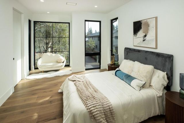 1866 Valparaiso Avenue, Menlo Park, CA 94025