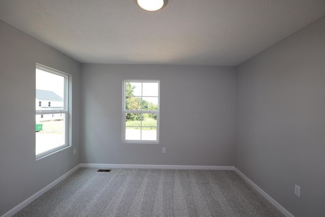 33 Englewood Road, Commercial Point, OH 43116