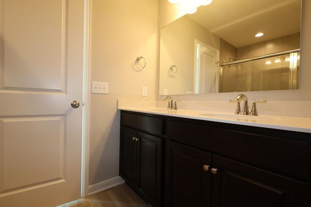 33 Englewood Road, Commercial Point, OH 43116