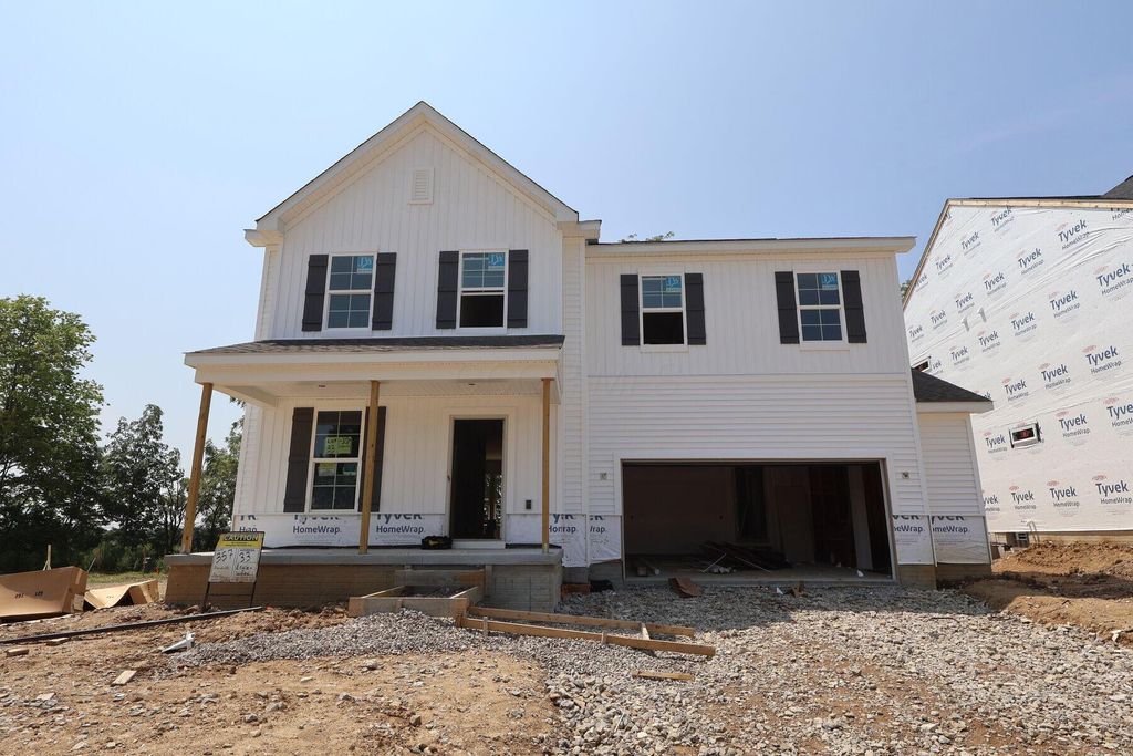 33 Englewood Road, Commercial Point, OH 43116