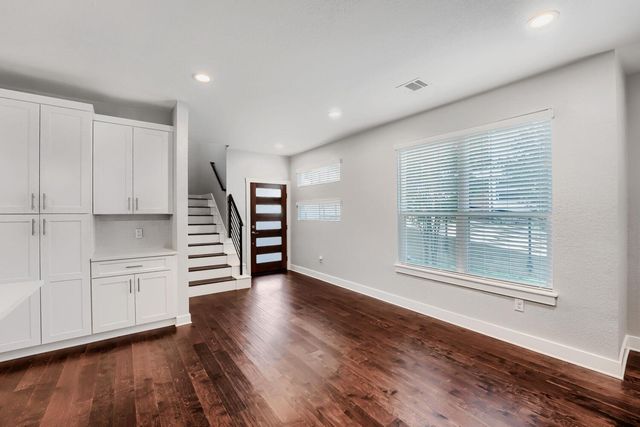 1126 Lott Ave B, Austin, TX 78721