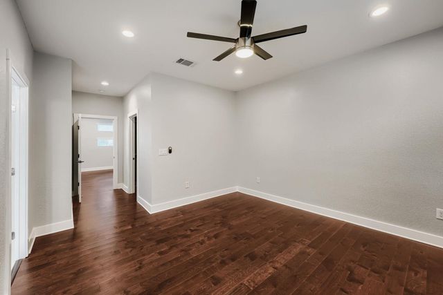 1126 Lott Ave B, Austin, TX 78721